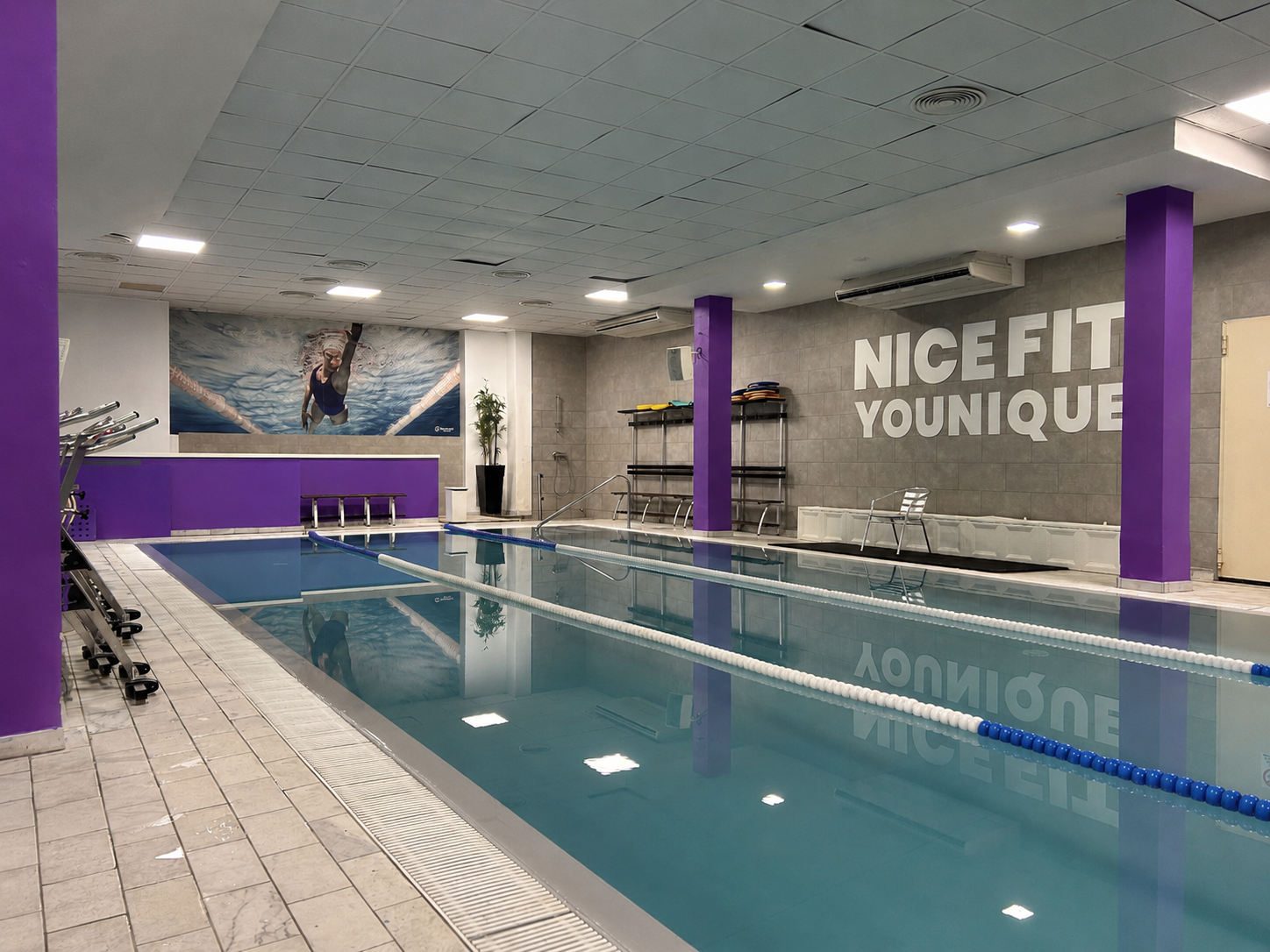 La piscina interna di NiceFit Younique a Villa Verucchio